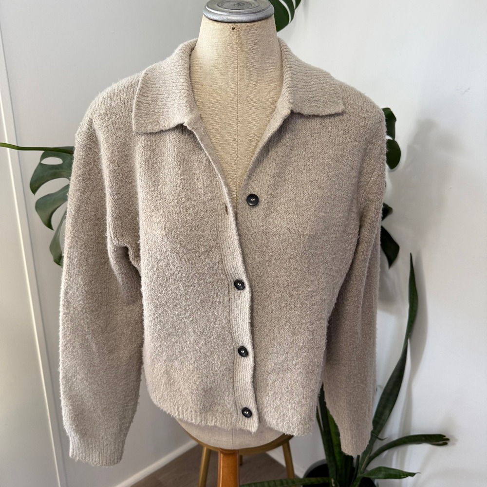 RDI Cardigan Sweater Womens Medium Oatmeal Beige Collared Button Up Boucle Knit